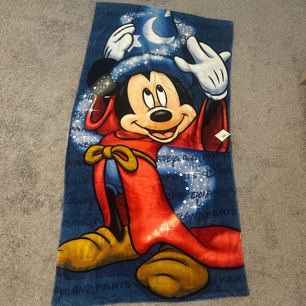Disneyland Paris Fantasia Sorcerer Mickey Beach Towel – Authentic Disney NWT